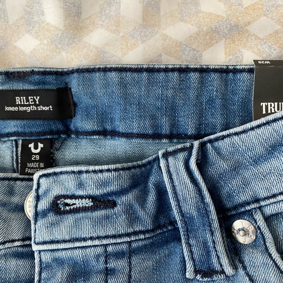 True Religion Knee Length Rilely Shorts - Picture 3 of 4